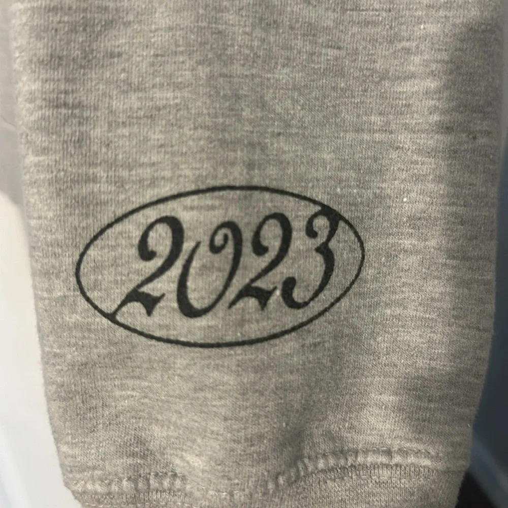 Taylor Swift The Eras Tour Gray Crewneck Sweatshirt NWOT Size XL - Picture 4 of 6